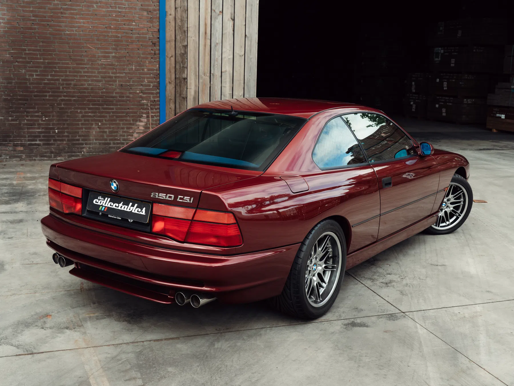 BMW 850CSi rood